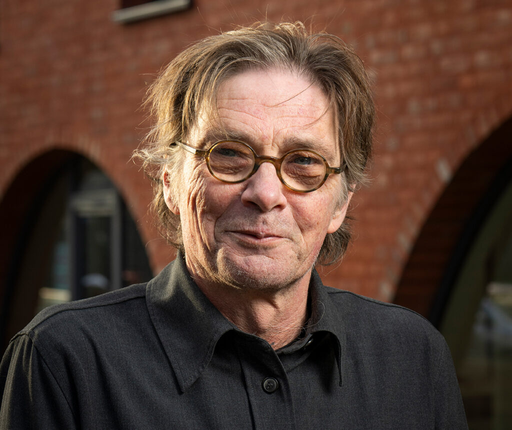 Uwe Mauricio Bustamante hält für Hinz&Kunzt Vorträge zum Thema Obdachlosigkeit und begleitet die Stadtrundgänge „Nebenschauplätze“, die das Straßenmagazin seit mehr als 20 Jahren anbietet.